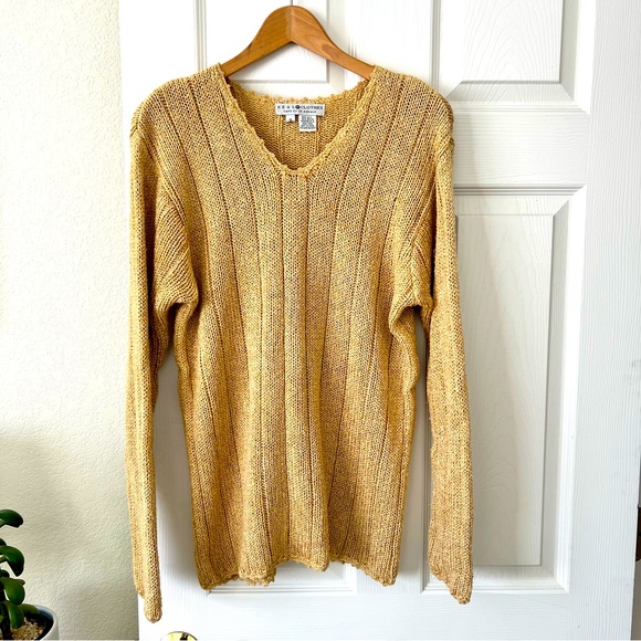 Vintage Saks Fifth Avenue Real Clothes Silk Knit V-neck Sweater in Size Small - Picture 2 of 8